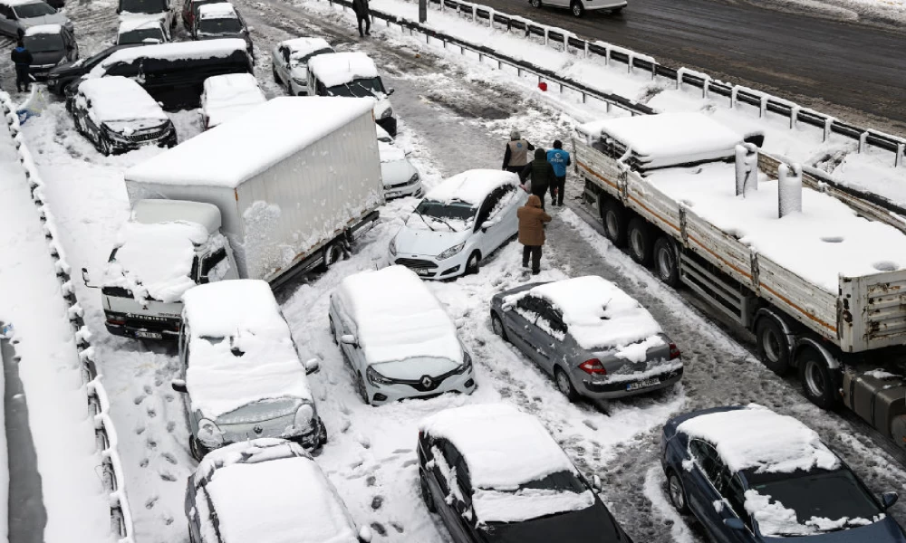 Εσύ Χριστό κι εγώ Αλλάχ αλλά κι οι δυο μας αχ και βαχ! Τραγέλαφος στην Τουρκία με τη σφοδρή χιονόπτωση